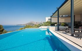 Bella Figura Apartments - Heated Pool